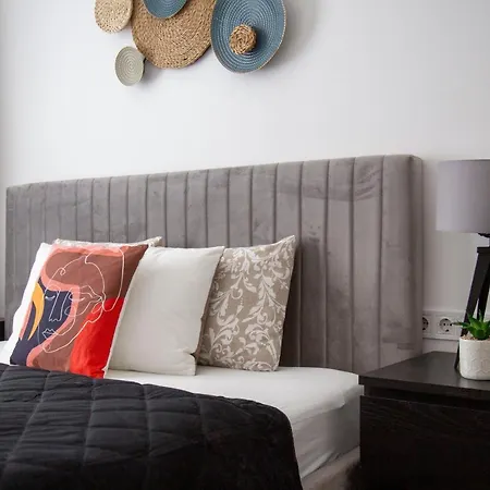 Cozy & Pleasant Homes In The Heart Of Apartment Budapest
