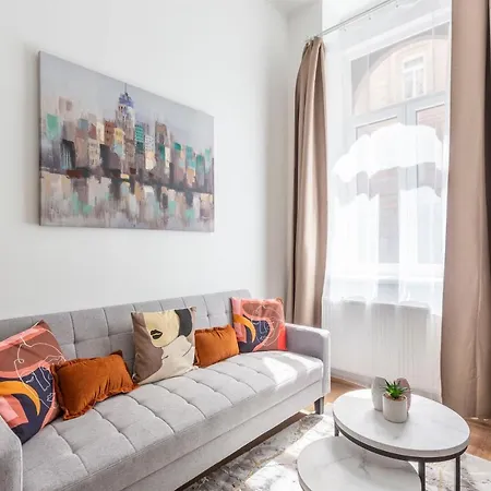 Cozy & Pleasant Homes In The Heart Of Apartment Budapest