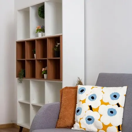Cozy & Pleasant Homes In The Heart Of Apartment