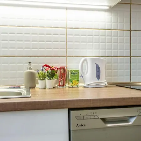 Cozy & Pleasant Homes In The Heart Of Apartment *