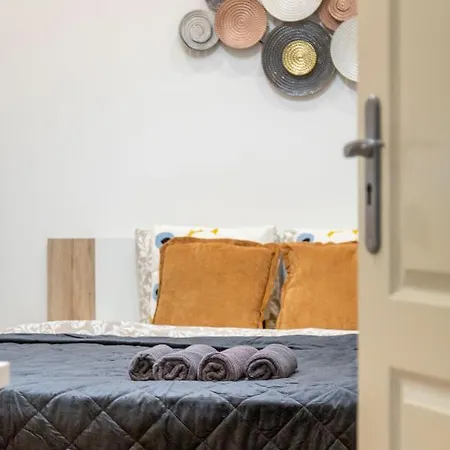 Apartment Cozy & Pleasant Homes In The Heart Of *