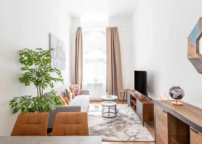 Cozy & Pleasant Homes In The Heart Of Apartment *