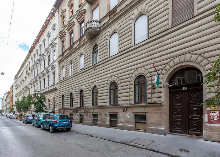 Apartment Cozy & Pleasant Homes In The Heart Of *