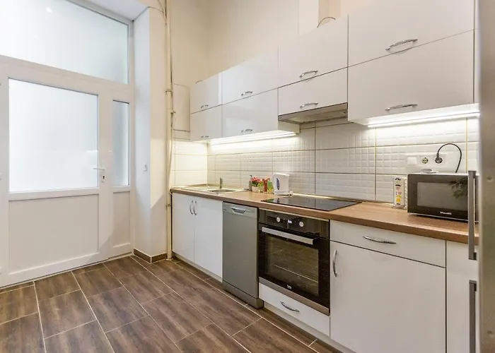 Cozy & Pleasant Homes In The Heart Of Apartment Budapest