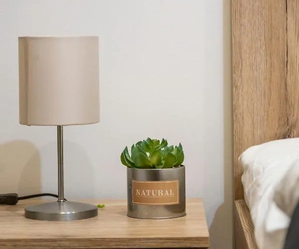 Cozy & Pleasant Homes In The Heart Of Apartment