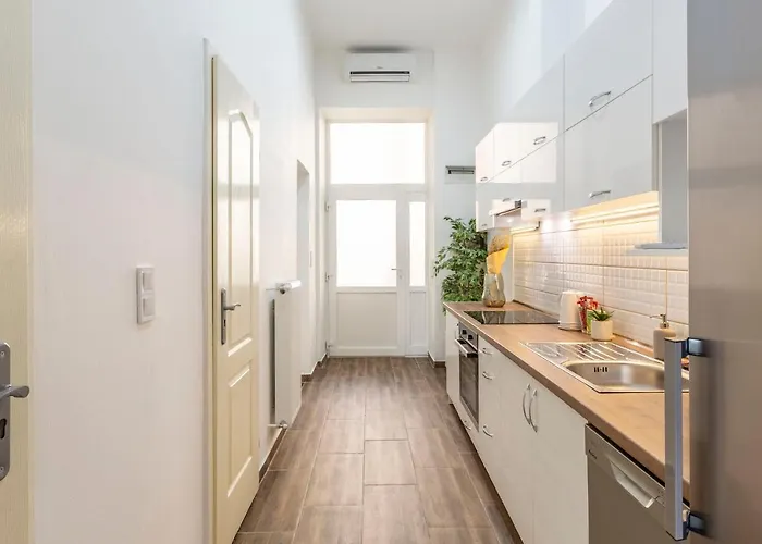 Cozy & Pleasant Homes In The Heart Of Apartment