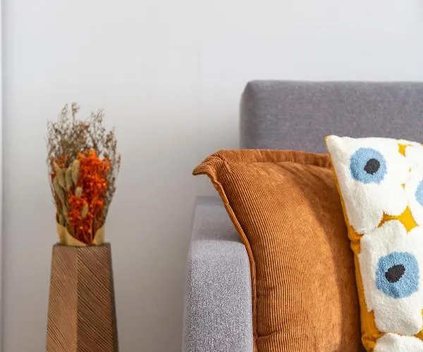 Cozy & Pleasant Homes In The Heart Of Apartment