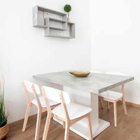 Cozy & Pleasant Homes In The Heart Of Apartment